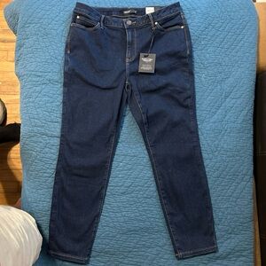 NWT Vera Wang Bootcut medium wash jeans 14P